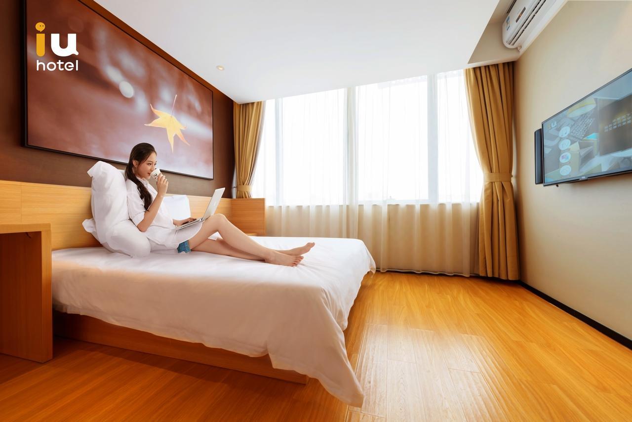 IU Hotel Ruoyang Yiyang Wenhua Road Bagian luar foto